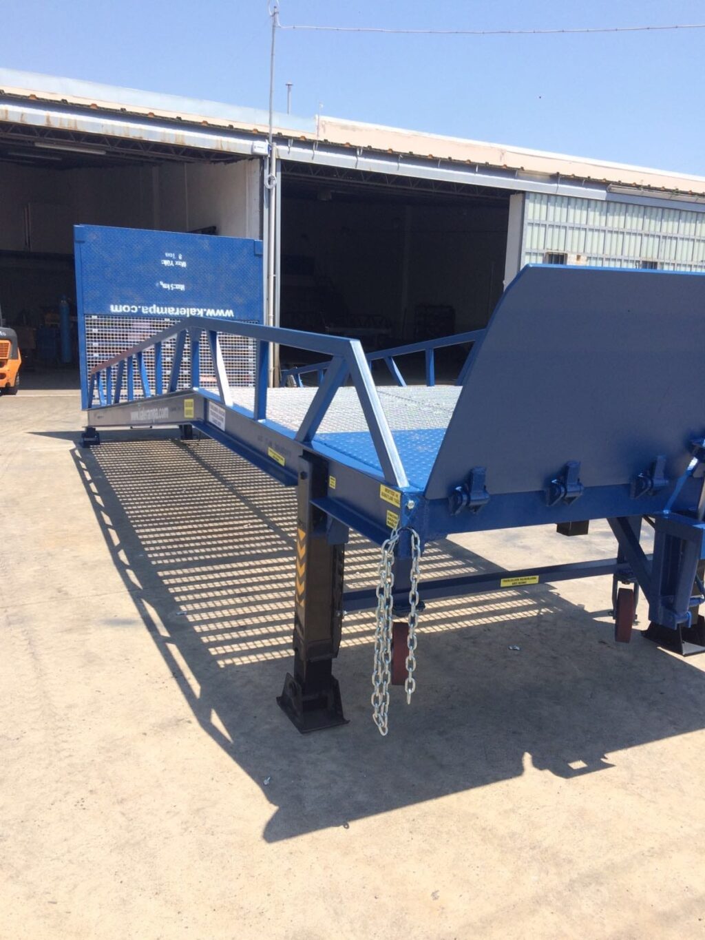 Rampa Sistemlerinde Doğru Seçim: Mobil ve Sabit Rampaların Avantajları